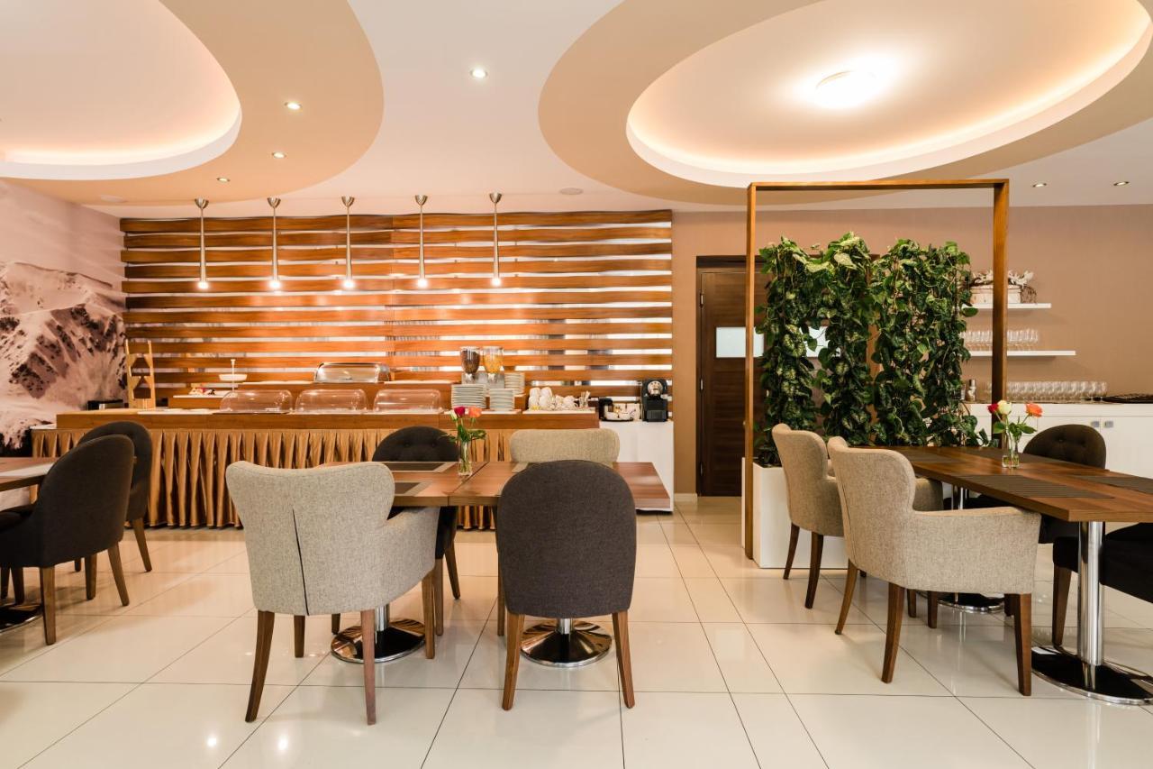 Hotel Menhard Ngoại thất bức ảnh