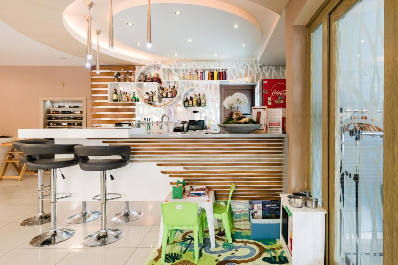 Hotel Menhard Ngoại thất bức ảnh