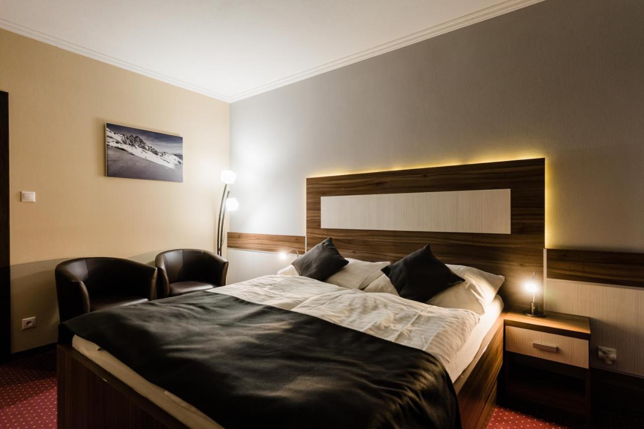 Hotel Menhard Ngoại thất bức ảnh