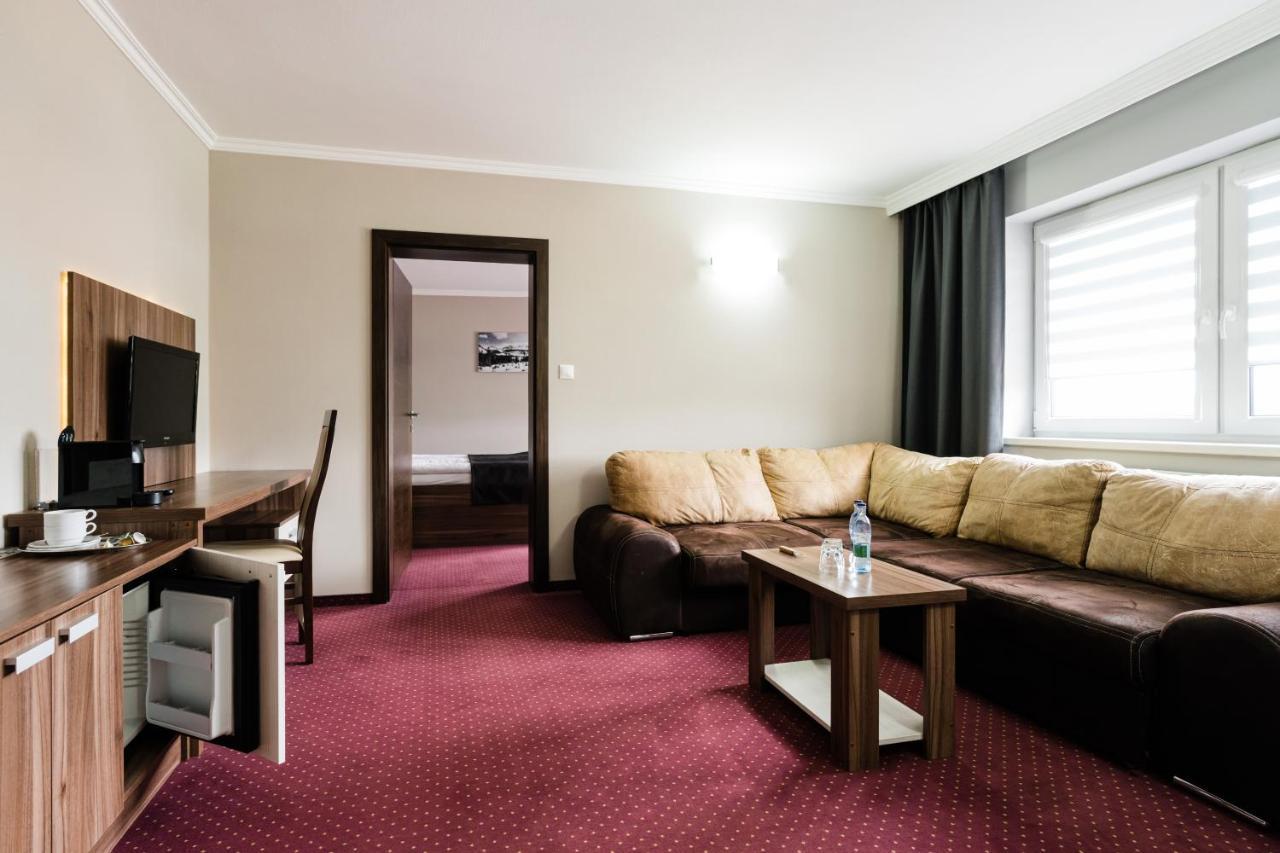 Hotel Menhard Ngoại thất bức ảnh