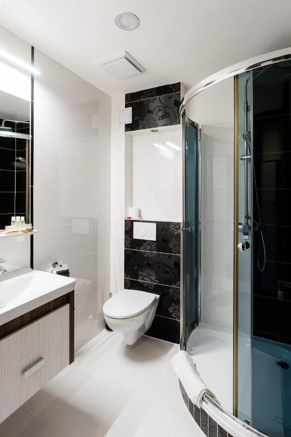 Hotel Menhard Ngoại thất bức ảnh