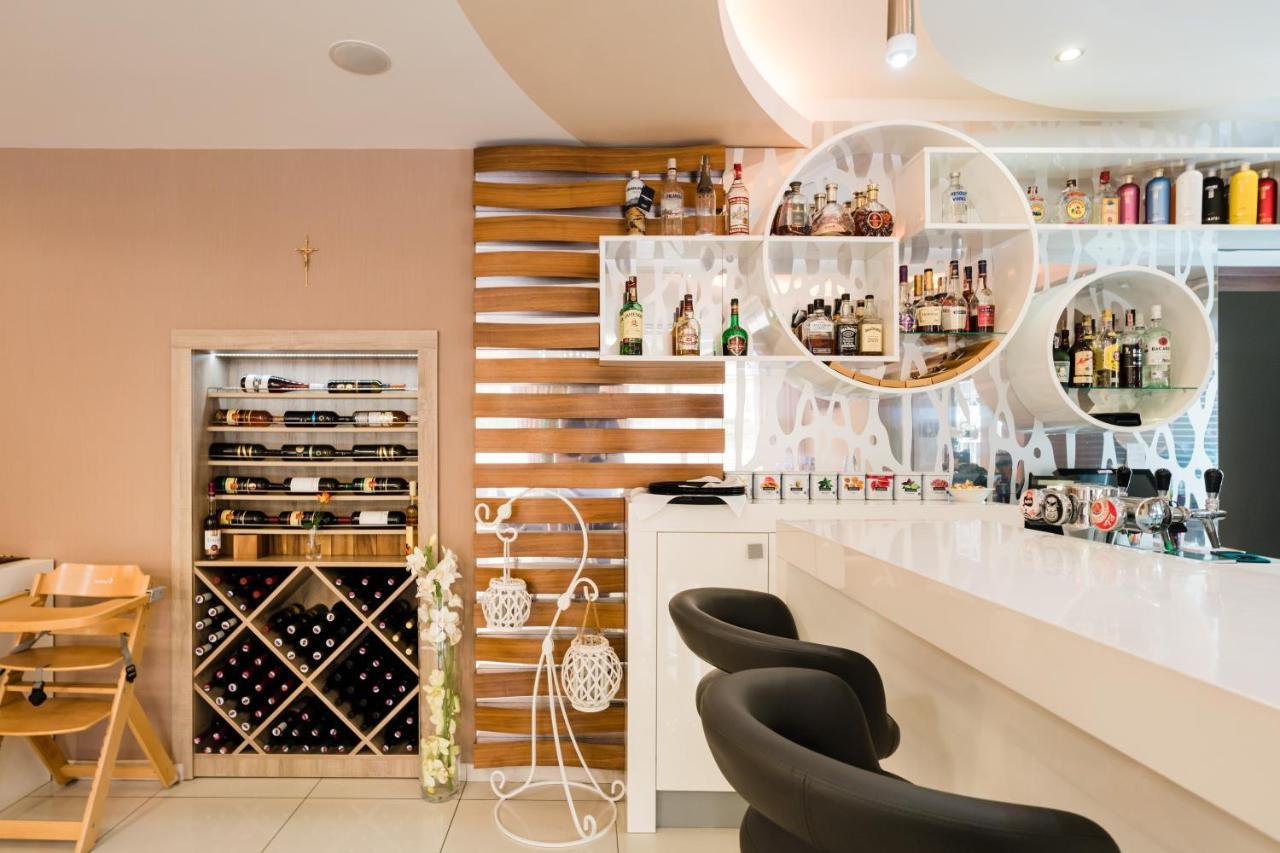 Hotel Menhard Ngoại thất bức ảnh