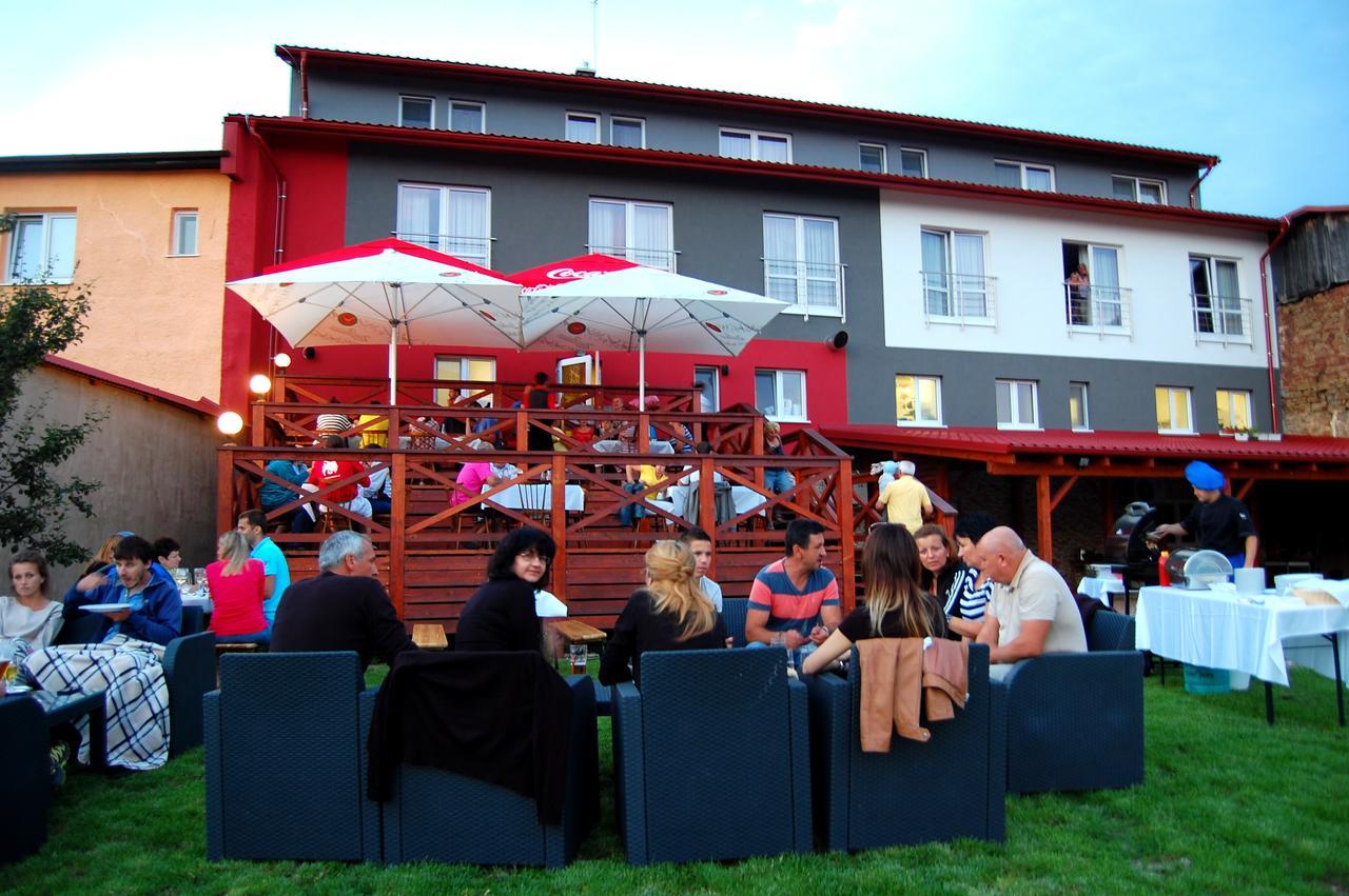 Hotel Menhard Ngoại thất bức ảnh